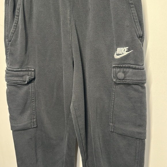 Nike Youth Size Large black Sweatpants Elastic Waist Drawstring Cargo Pockets - Picture 4 of 12